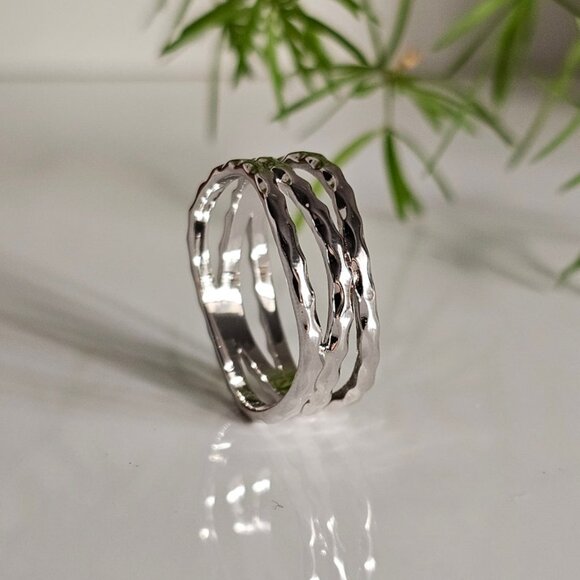 Women's Solid 925 Sterling Silver Hammered Ring Thumb Band Midi Ring - Picture 4 of 8